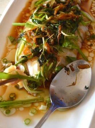 Cantonese Steamed Fish 港式蒸鱼